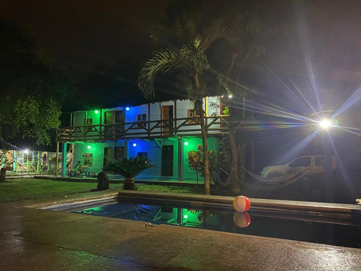 Hostal Eco-Aventura 몬따니따 외부 사진
