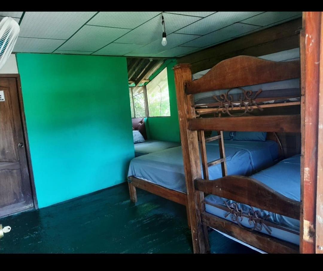 Hostal Eco-Aventura 몬따니따 외부 사진